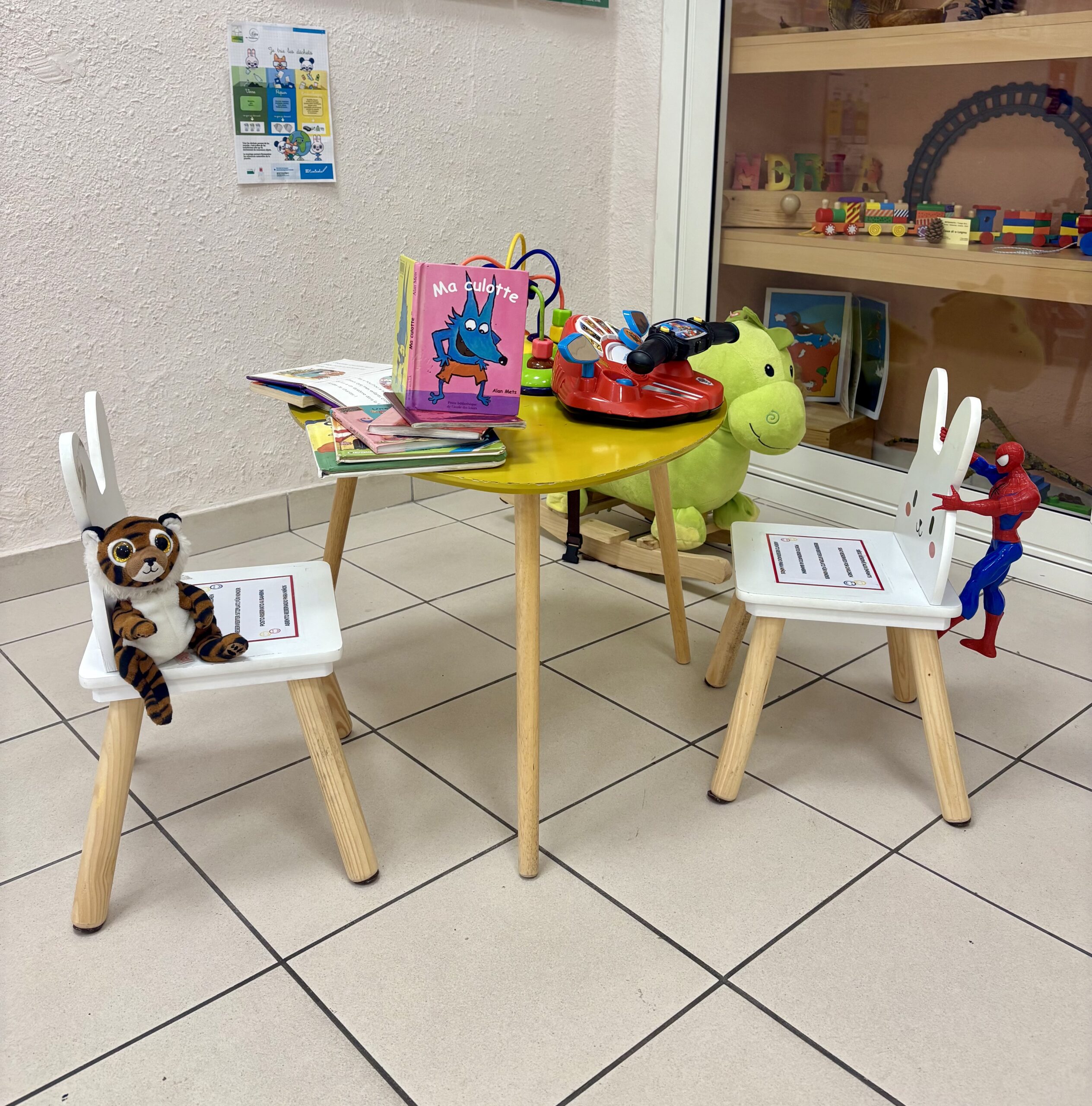 Bureaux d'accueil coin enfant 